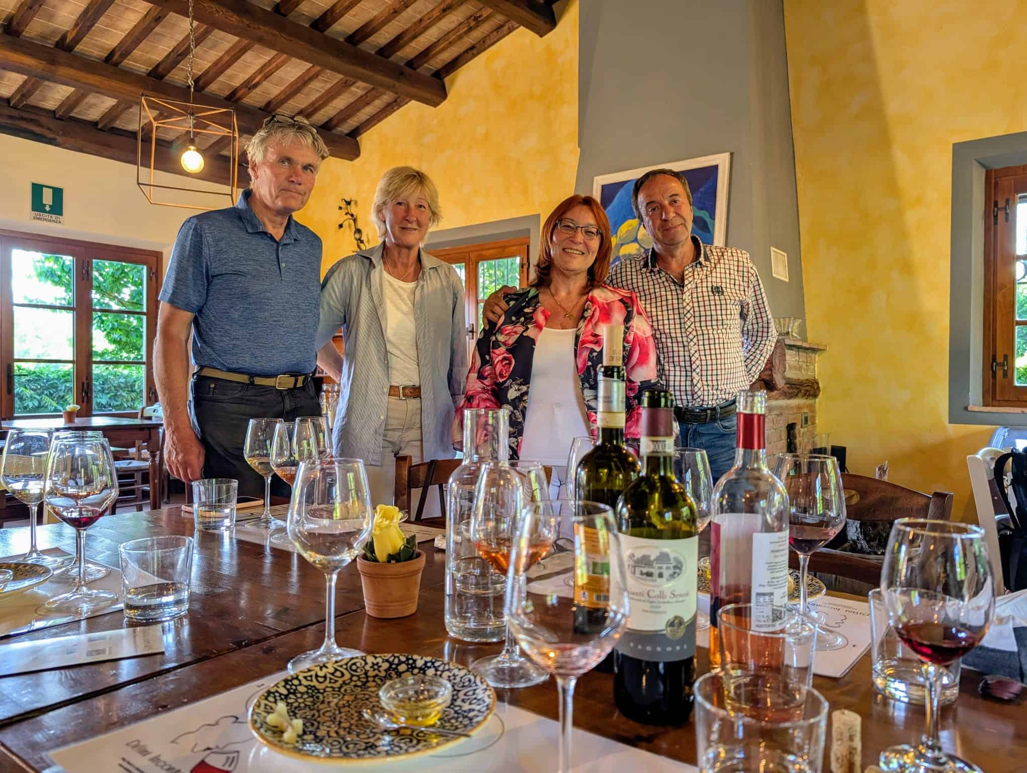 wine-tasting-group-san-gimignano.jpg Group of guests at a wine tasting event near San Gimignano with local wines